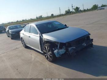  Salvage Nissan Altima