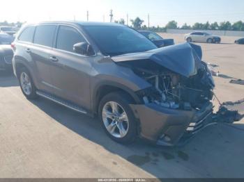  Salvage Toyota Highlander