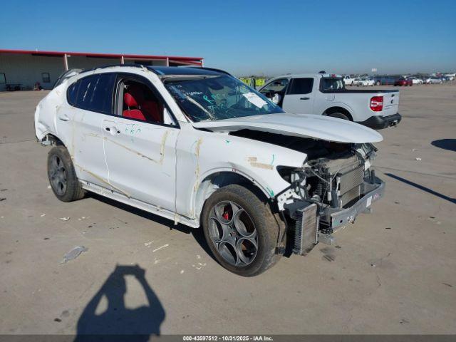  Salvage Alfa Romeo Stelvio
