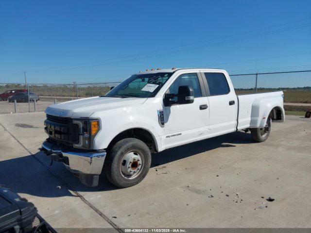 Ford F-350 Xl Image 3