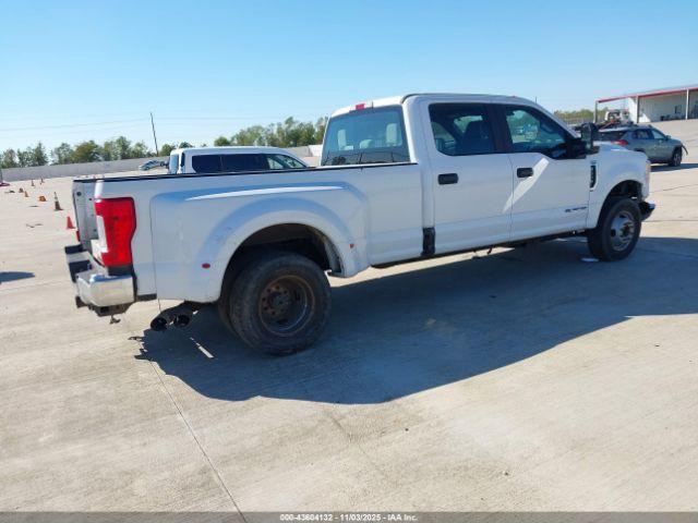 Ford F-350 Xl Image 14