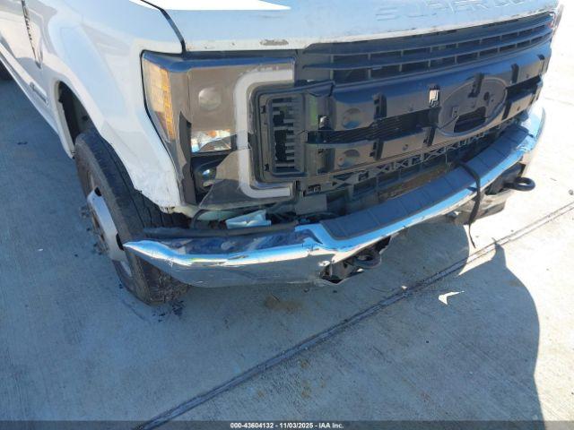 Ford F-350 Xl Image 16