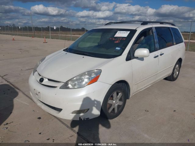 Toyota Sienna Xle Image 7