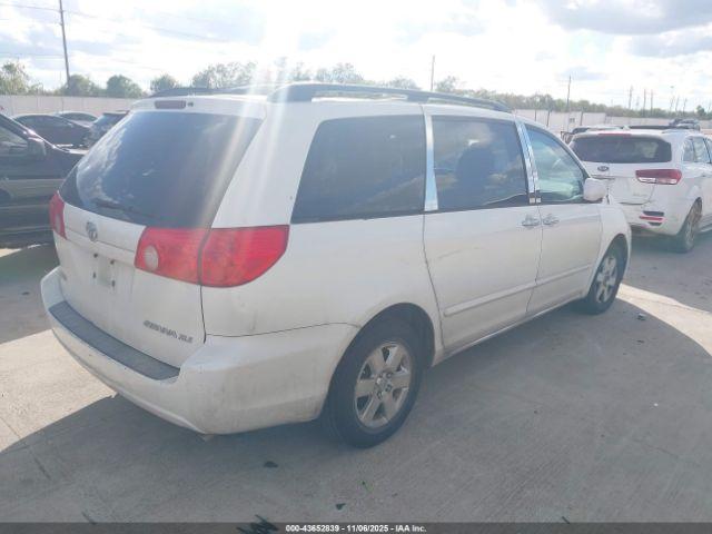 Toyota Sienna Xle Image 6