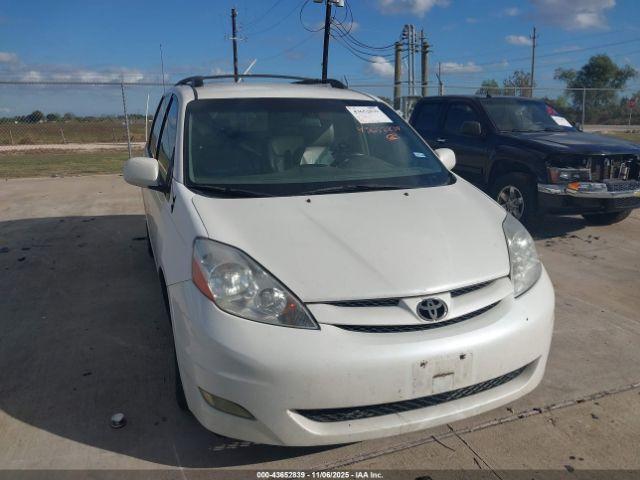 Toyota Sienna Xle Image 4