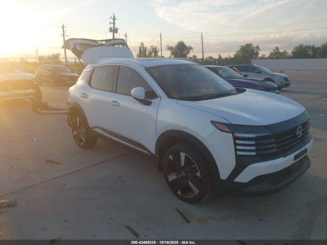  Salvage Nissan Kicks