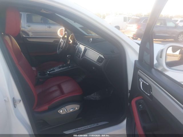 Porsche Macan Gts Image 7