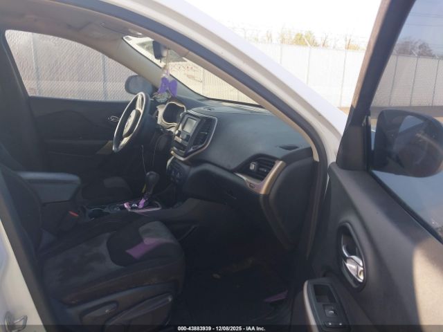 Jeep Cherokee Sport Fwd Image 4