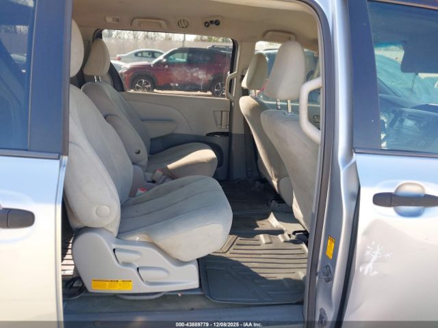 Toyota Sienna L V6 7 Passenger Image 5