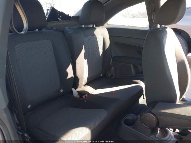 Volkswagen Beetle 2.5l Entry Image 4