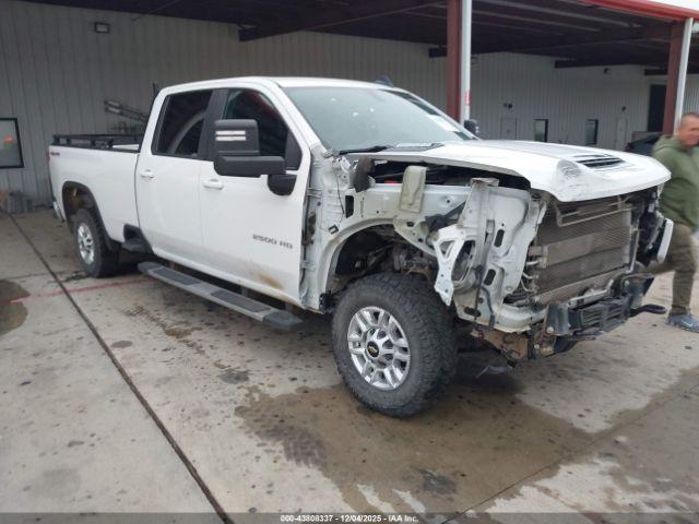  Salvage Chevrolet Silverado 2500