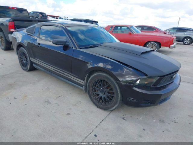  Salvage Ford Mustang