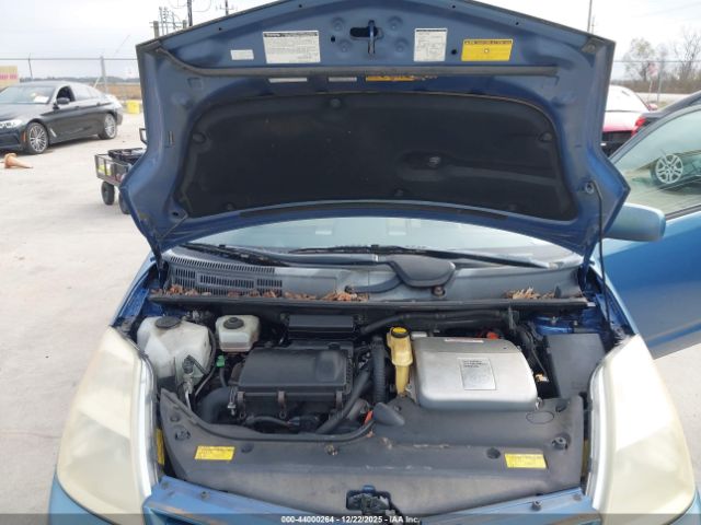 Toyota Prius Image 11