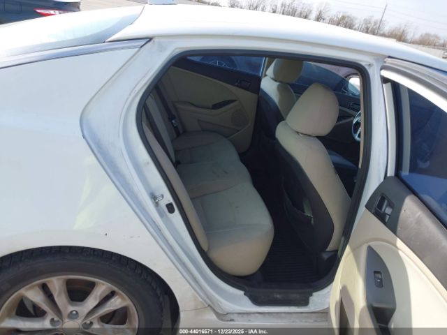 Kia Optima Lx Image 5