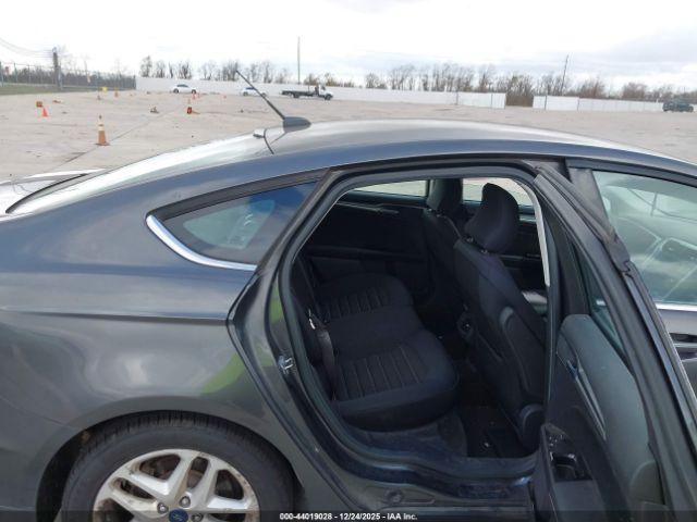 Ford Fusion Se Image 8