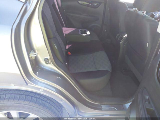 Nissan Rogue Sv Fwd Xtronic Cvt Image 8