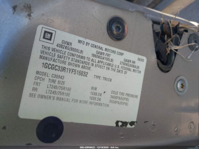 Chevrolet C3500 Image 8