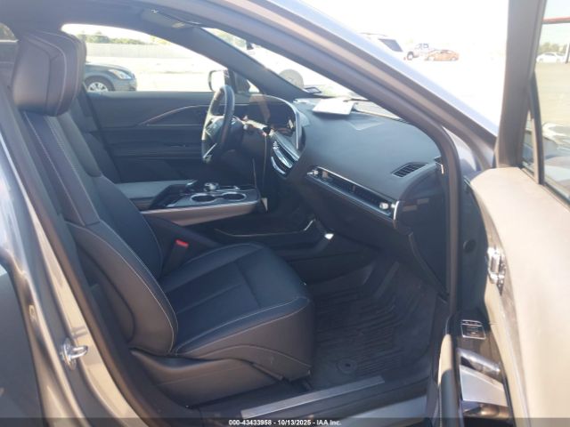 Cadillac LYRIQ Image 12