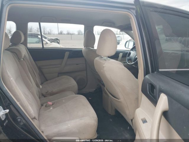 Toyota Highlander Base V6 Image 6