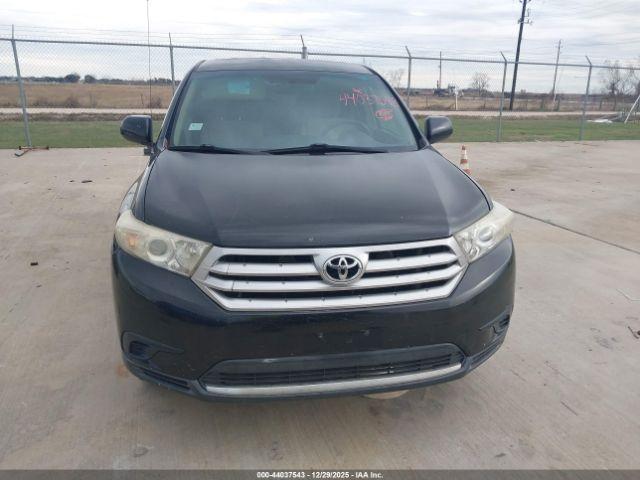 Toyota Highlander Base V6 Image 9