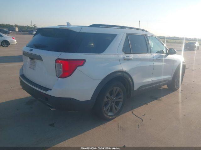Ford Explorer Xlt Image 2