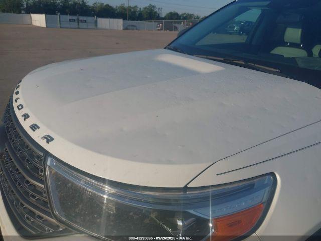 Ford Explorer Xlt Image 5