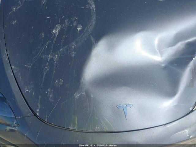 Tesla Model Y Image 8