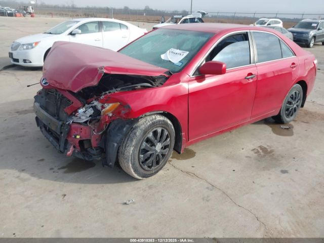 Toyota Camry Le Image 3