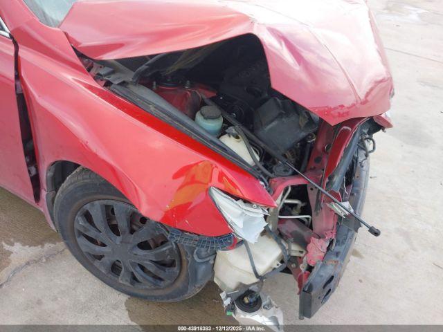 Toyota Camry Le Image 2