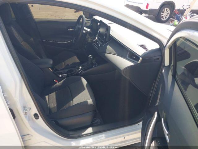 Toyota Corolla Se Image 13