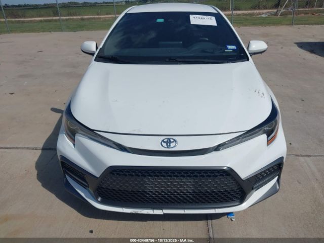 Toyota Corolla Se Image 9