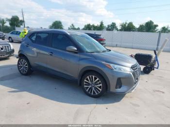 Salvage Nissan Kicks