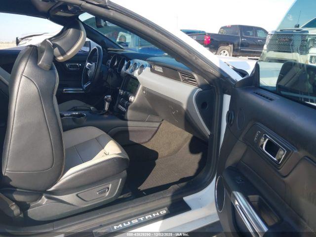 Ford Mustang Gt Premium Image 5