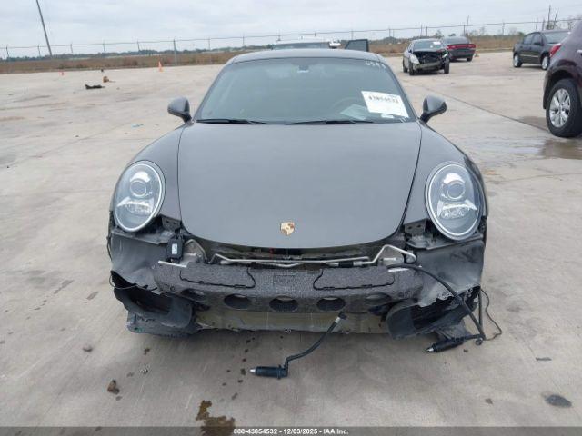 Porsche 911 Carrera 4 Image 10