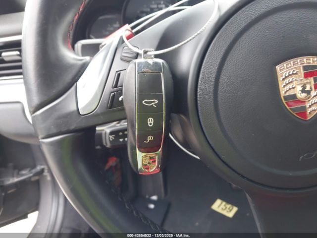 Porsche 911 Carrera 4 Image 8