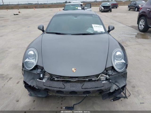 Porsche 911 Carrera 4 Image 15