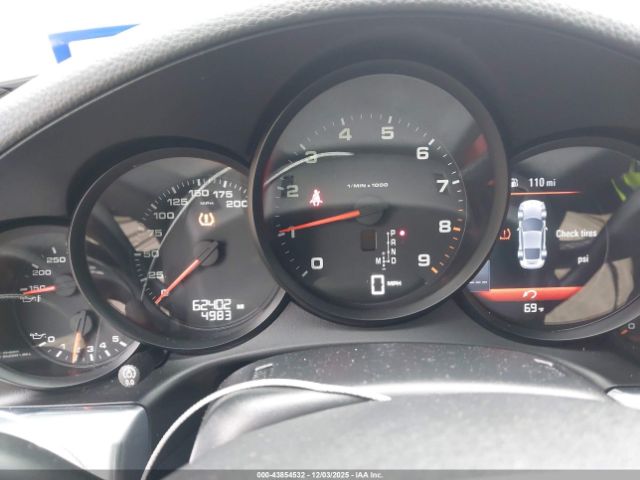 Porsche 911 Carrera 4 Image 11