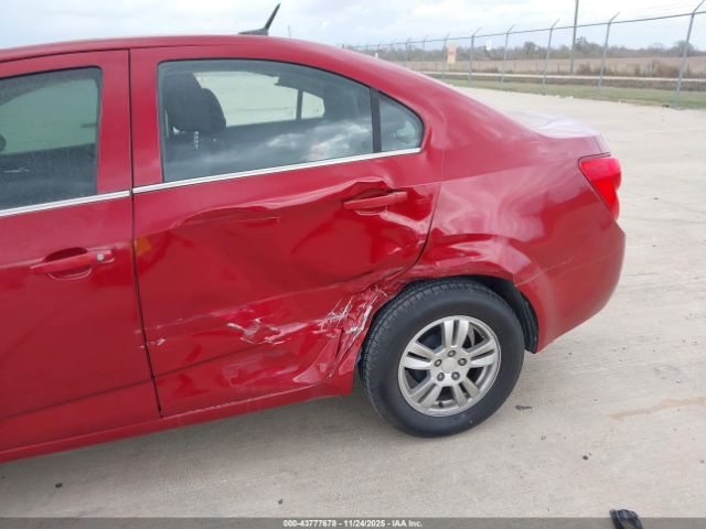 Chevrolet Sonic Lt Auto Image 8