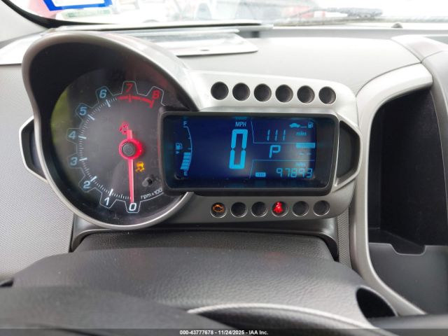 Chevrolet Sonic Lt Auto Image 12