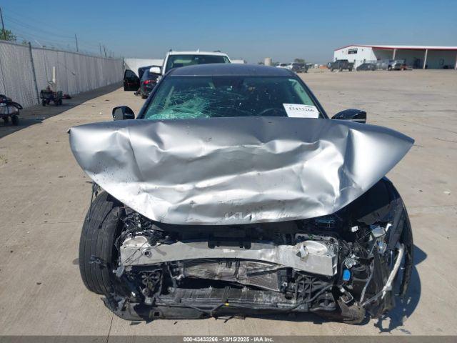 Kia EV6 Wind Image 16