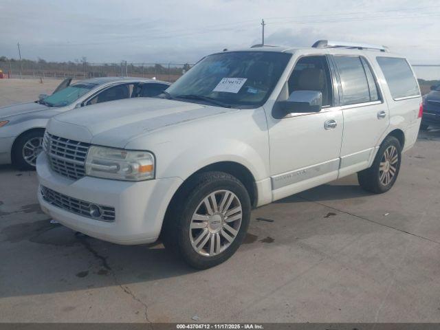 Lincoln Navigator Image 10