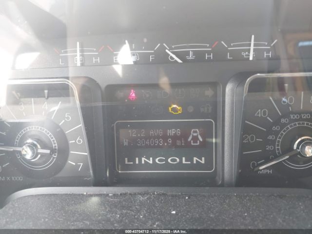 Lincoln Navigator Image 3