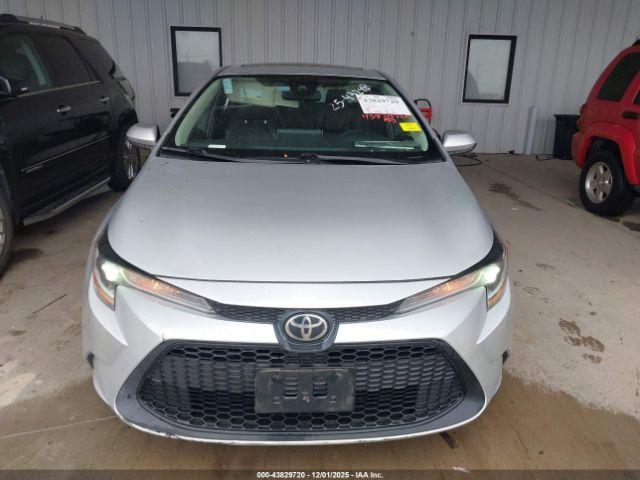 Toyota Corolla Le Image 13