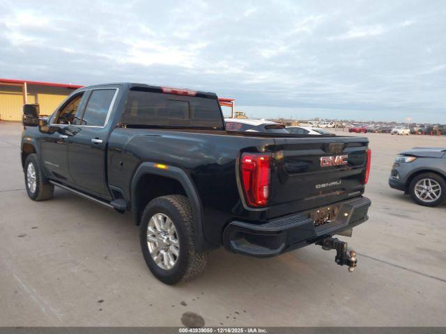 General Motors Sierra 2500HD Denali Image 8