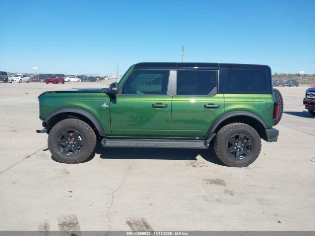 Ford Bronco Outer Banks Image 2