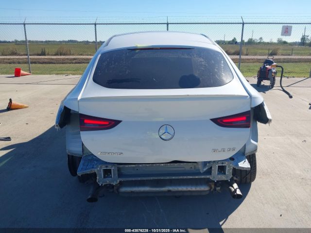 Mercedes-Benz GLE 4matic+ Image 12