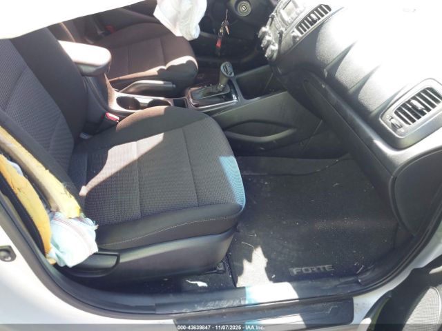 Kia Forte Lx Image 10