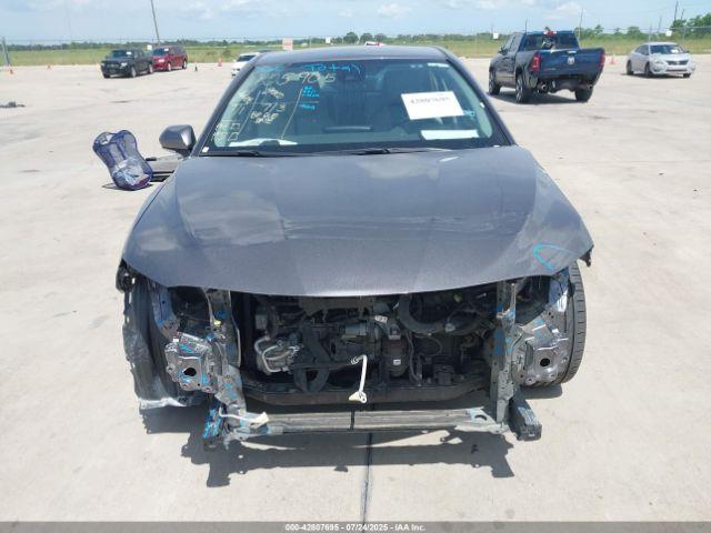 Toyota Camry Xle Image 7