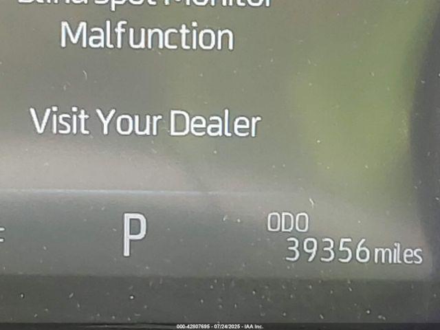 Toyota Camry Xle Image 12