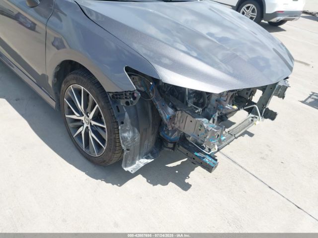 Toyota Camry Xle Image 15